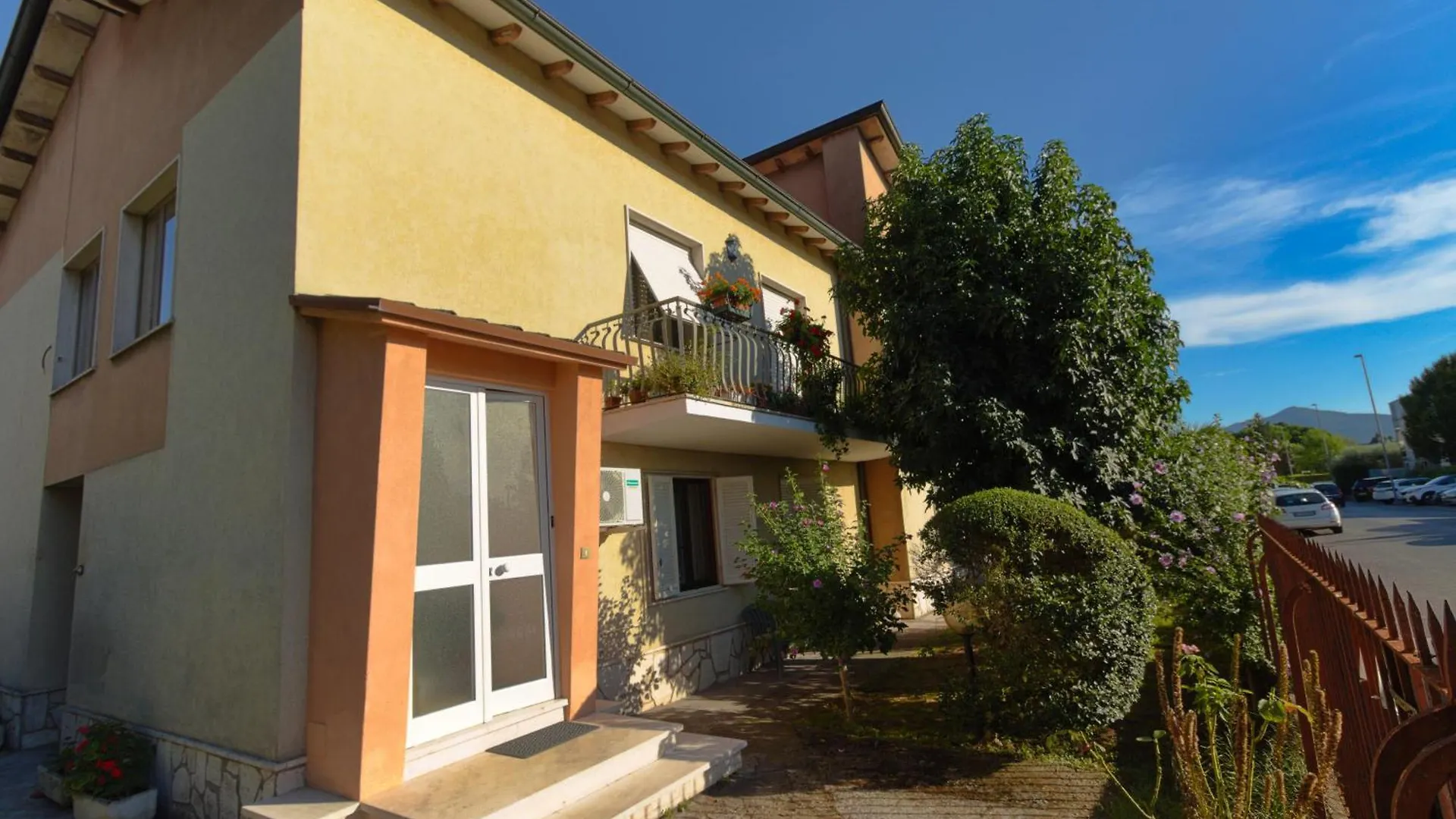 Guest house Vivi Lucca Con 