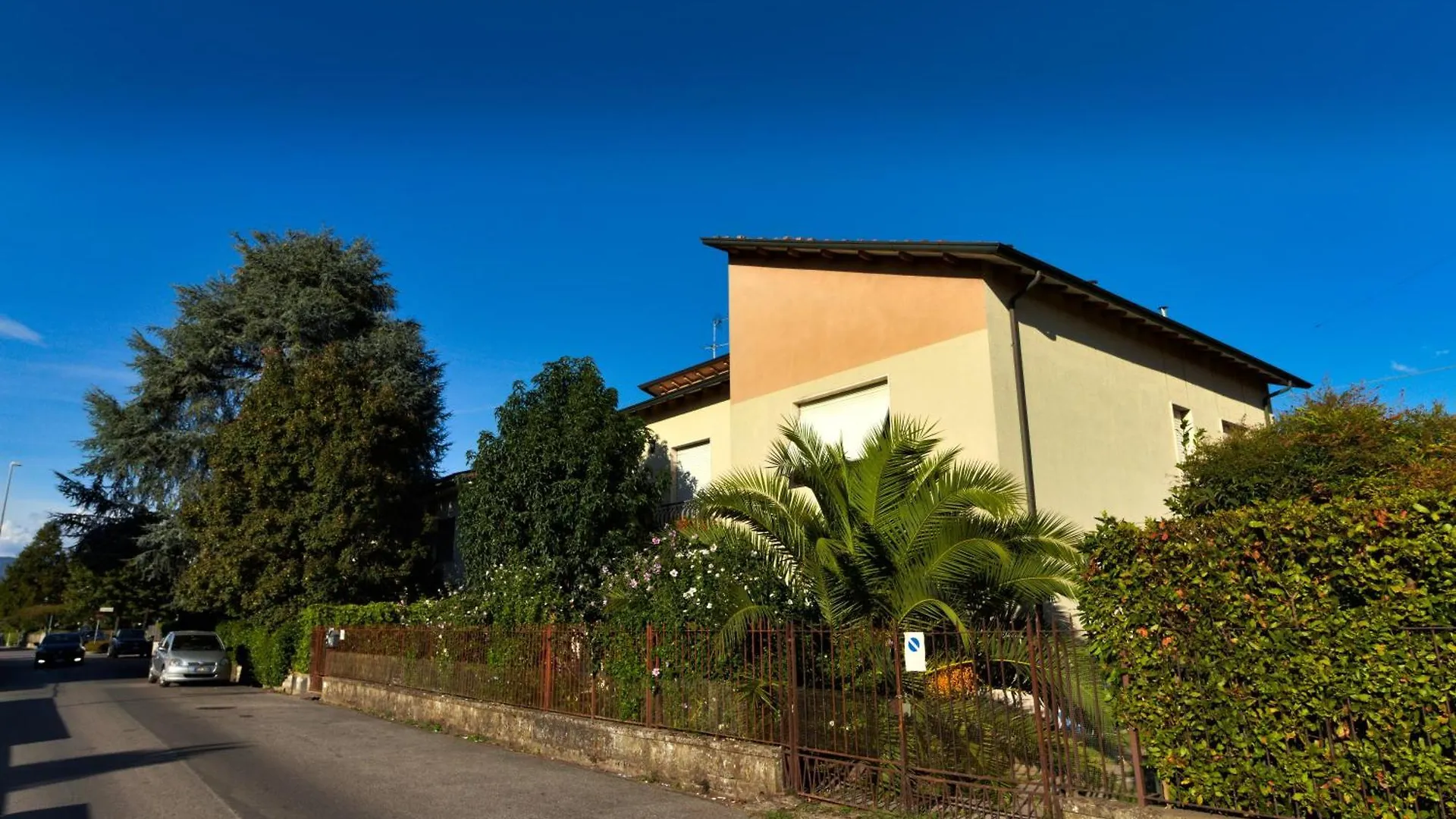 Pensión Hotel Vivi Lucca Con 